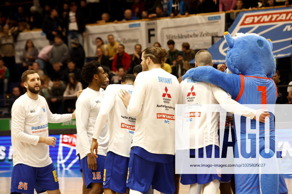 easyCredit Basketball Bundesliga, BBL, season 2022 2023, men, Syntainics MBC Alba Berlin, Schulterschluss, Syntainics MBC Weißenfels Stadthalle Sachsen Anhalt Germany