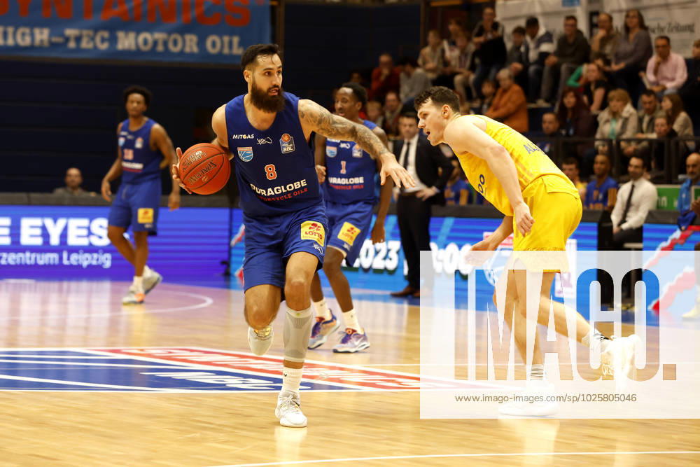 easyCredit Basketball Bundesliga, BBL, season 2022 2023, men, Syntainics MBC Alba Berlin, 8 Martin Breunig, Syntainics MBC, 7, Yanni Wetzell, Alba Berlin Weißenfels Stadthalle Sachsen Anhalt Germany