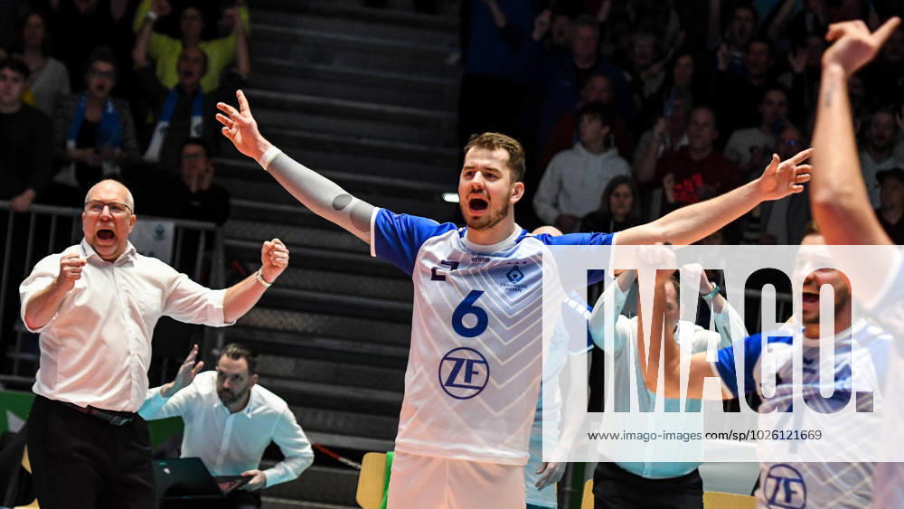 GER, VBL, VfB Friedrichshafen vs Berlin Recycling Volleys 19 03 2023, Bodensee Airport Arena, Friedrichshafen, GER, VBL, VfB Friedrichshafen vs Berlin Recycling Volleys, in picture Mark Lebedew Friedrichshafen and Michal Superlak Friedrichshafen, 6 , jubilation after match win nordphotoxGmbHx xHafner nph00200