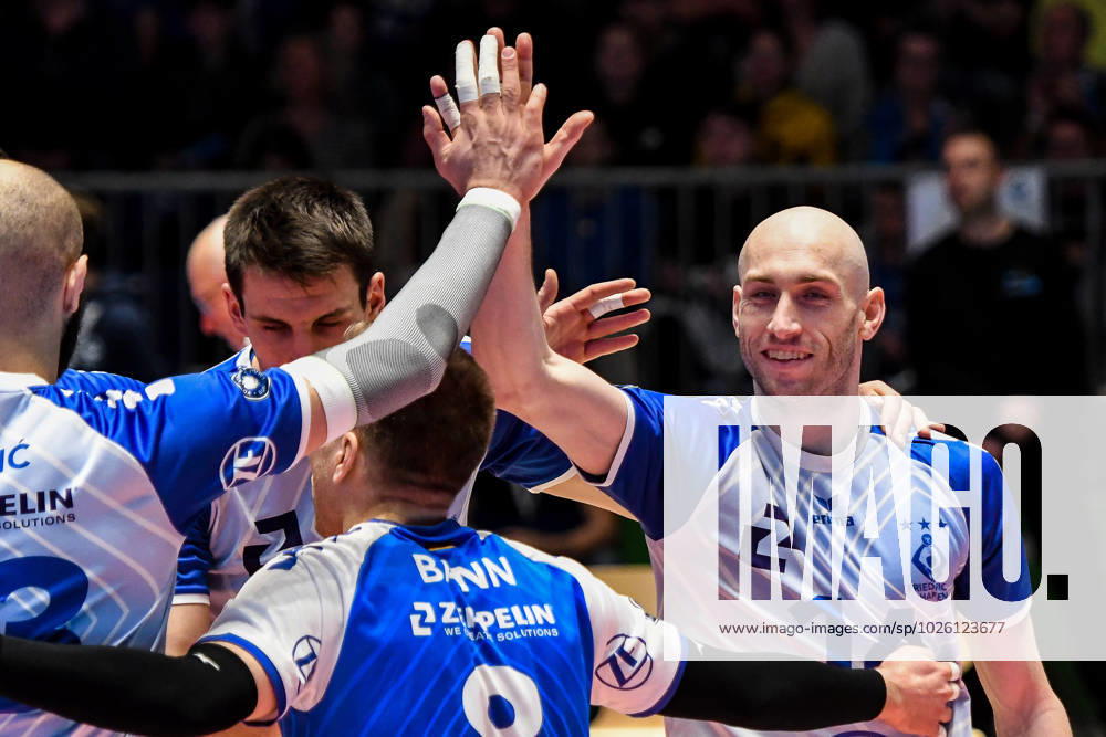 GER, VBL, VfB Friedrichshafen vs Berlin Recycling Volleys 19 03 2023, Bodensee Airport Arena, Friedrichshafen, GER, VBL, VfB Friedrichshafen vs Berlin Recycling Volleys, pictured Ziga Stern Friedrichshafen, 14 after winning point nordphotoxGmbHx xHafner nph00200