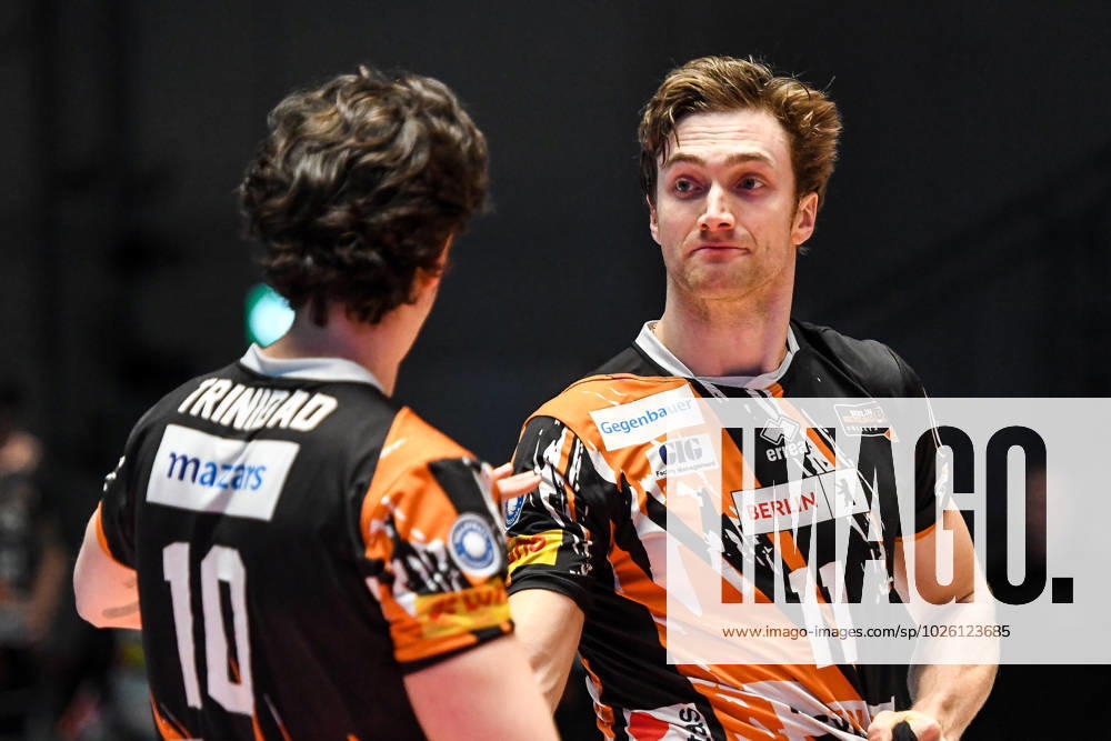 GER, VBL, VfB Friedrichshafen vs Berlin Recycling Volleys 19 03 2023, Bodensee Airport Arena, Friedrichshafen, GER, VBL, VfB Friedrichshafen vs Berlin Recycling Volleys, pictured Angel Trinidad Berlin, 10 , Cody Kessel Berlin, 11 nordphotoxGmbHx xHafner nph00200