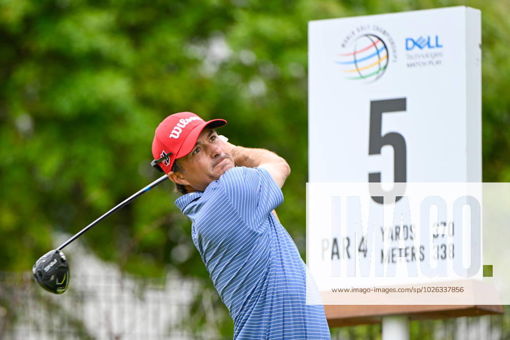 AUSTIN, TX - MARCH 22: Kevin Kisner (USA) watches his tee shot on 5 during Rd1 of the WGC Dell Technologies Match Play at Austin Country Club on March 22, 2023 in Austin, Texas. (Photo by Ken Murray Icon Sportswire) GOLF: MAR 22 PGA, Golf Herren - World Golf Championships-Dell Technologies Match Play Icon230322018