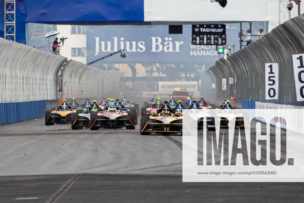Bilder des Jahres 2023, Sport 03 März FORMULA E EPRIX SAO PAULO (SPO) Formula E Race in Brazil, March, 25, 2023, Sao Paulo, Brazil: The first Formula E race in Brazil, which took place on the afternoon of this Saturday, March 25, 2023, in Sao Paulo, ended with the victory of New Zealander Mitch Evans (9 - Jaguar), followed by his countryman Nick Cassidy (37 - Envision) and by the Englishman Sam Bird (10 - Jaguar). Brazilians Lucas Di Grassi (Mahindra) and Sergio Sette Camara (NIO 333) finished 13th and 17th, respectively. Credit: Fabricio Bomjardim Thenews2 (Foto: Fabricio Bomjardim TheNews2 imago images) SPO