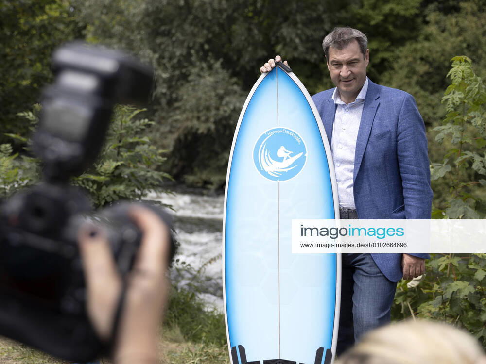Ground-breaking ceremony for Nurembergs new surf wave on 24 07 2020 in Nuremberg , Germany, HMB Media Schumacher Picture Markus Söder Prime Minister with surfboard