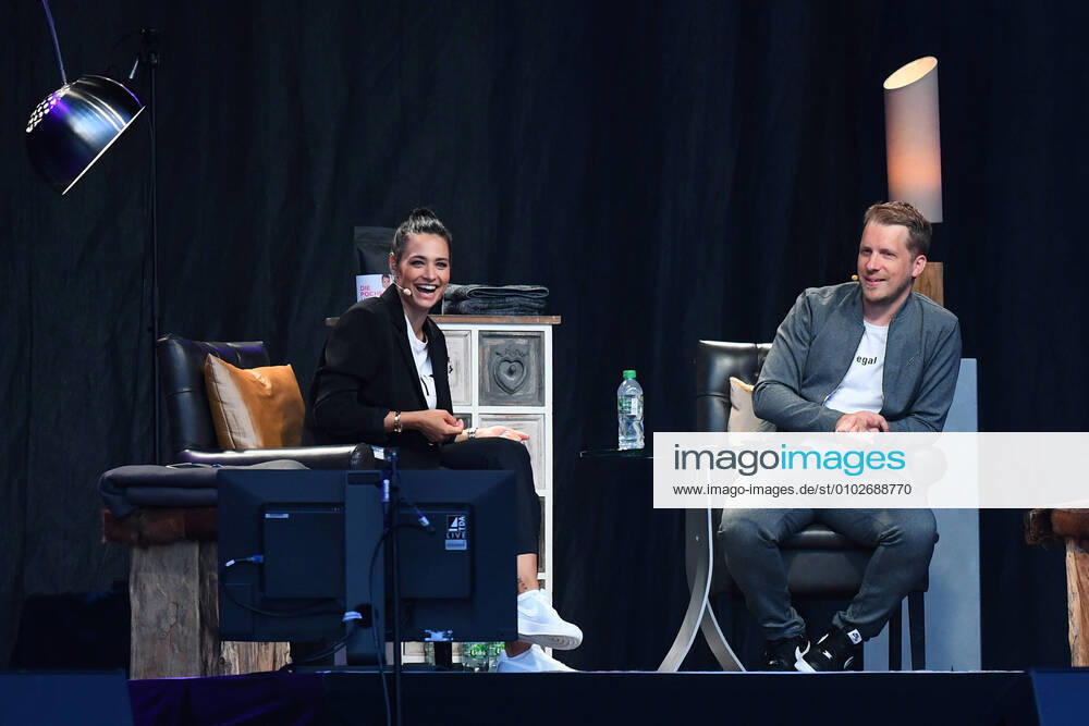Die Pochers hier am 26 07 2020 at the drive-in cinema at the Movie Park in Bottrop In their new podcast Die Pochers hier, Amira and Oliver Pocher talk about their lives, what happened to them during the week, whats on their minds xRx