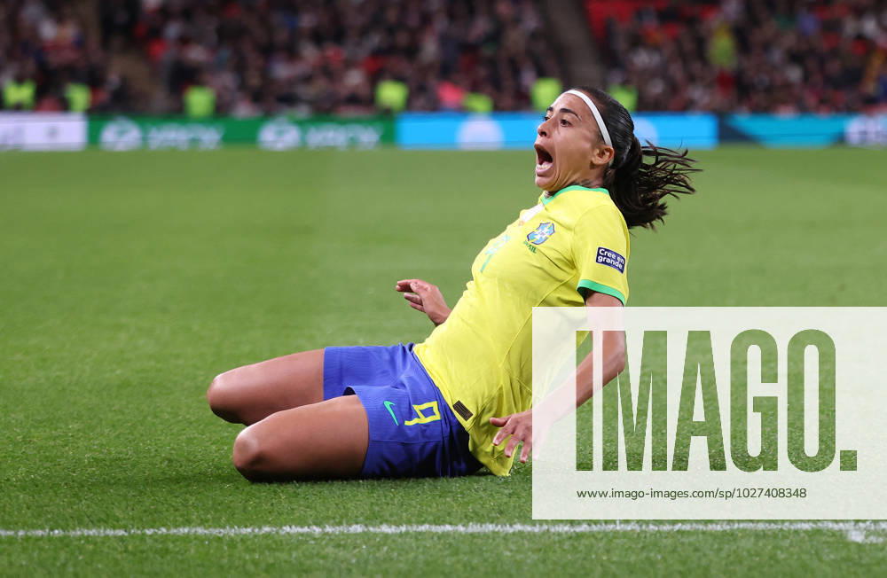London, England, 6th April 2023. Andressa Alves of Brazil scores to make it 1-1 during the Women s CONMEBOL UEFA Finalissima match at Wembley Stadium, London. Picture credit should read: Paul Terry Sportimage . SPI-2352-0023