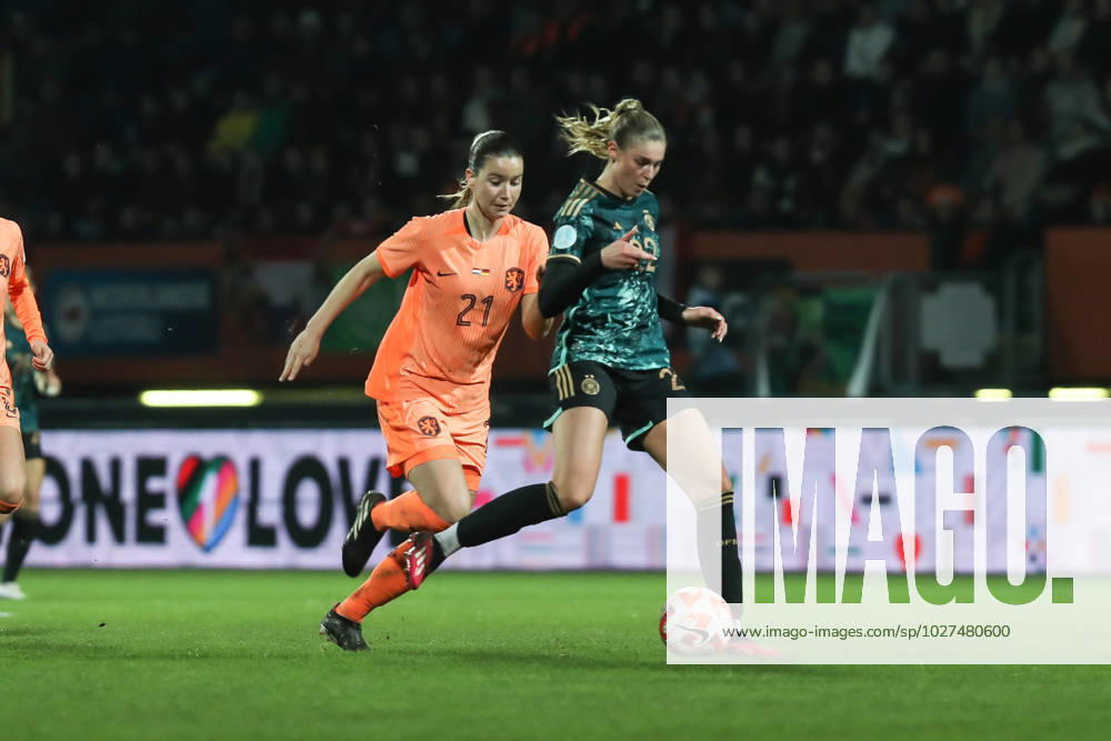 Sports, Football, UEFA international match season 2022 2023 friendly match Netherlands Germany 07 04 2023, Fortuna Sittard stadium Damaris Egurrola Netherlands, 21 Jule Brand Germany, 22 Sittard Fortuna Sittard stadium Netherlands