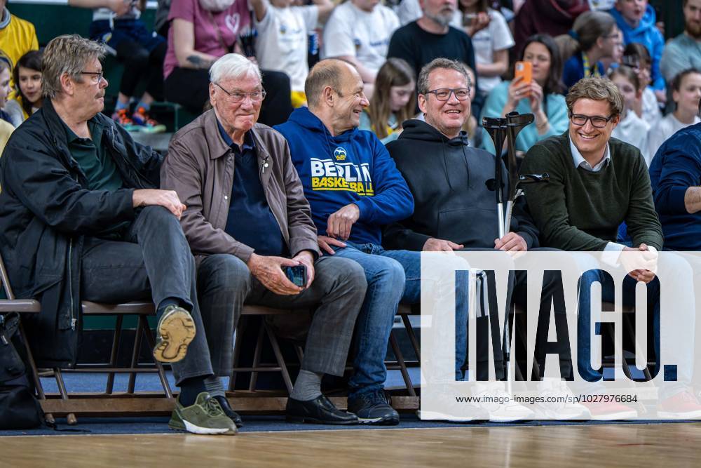 Basketball Berlin 14 04 2023 Season 2022 2023 1 Bundesliga DBBL Playoffs Semifinals Game 2 Alba Berlin Rutronik Stars Keltern vlnr Matthias Strauss Duieter Hauert Marco Baldi Eric Schweitzer