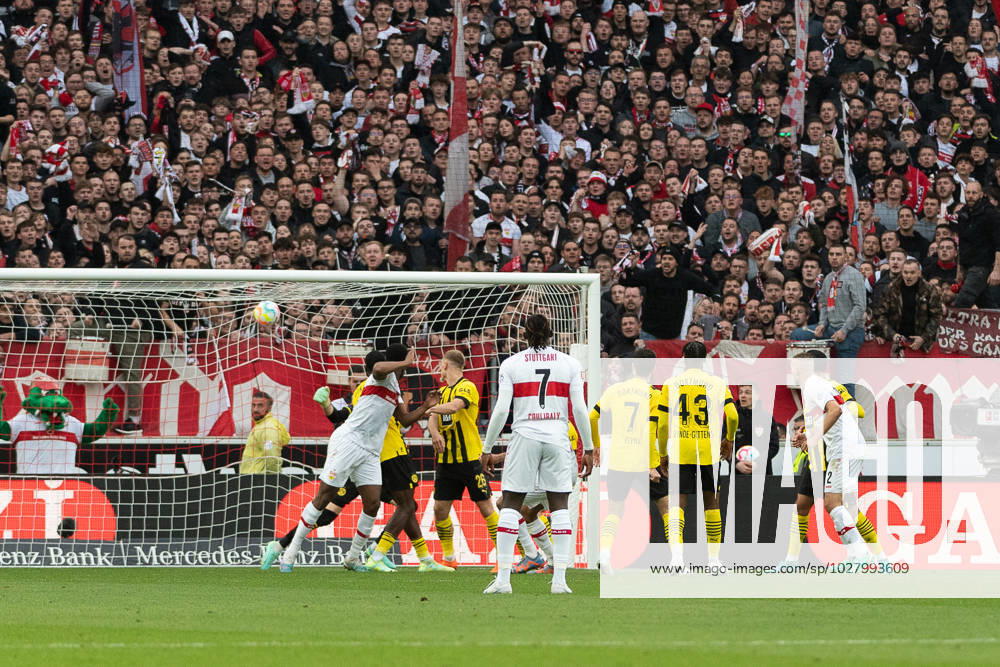 Goal to 2 2 by Josha Vagnoman VfB Stuttgart, 04 , VfB Stuttgart vs Borussia Dortmund, Football, Men, 1 Bundesliga, 28 Matchday, Season 22 23, GER, 15 04 2023, DFL DFB REGULATES PROHIBIT ANY USE OF PHOTOGRAPHS AS IMAGE SEQUENCES AND OR QUASI VIDEO, VfB Stuttgart vs Borussia Dortmund, Football, Men, 1 Bundesliga, 28 Matchday, Season 22 23, GER, 15 04 2023 Stuttgart