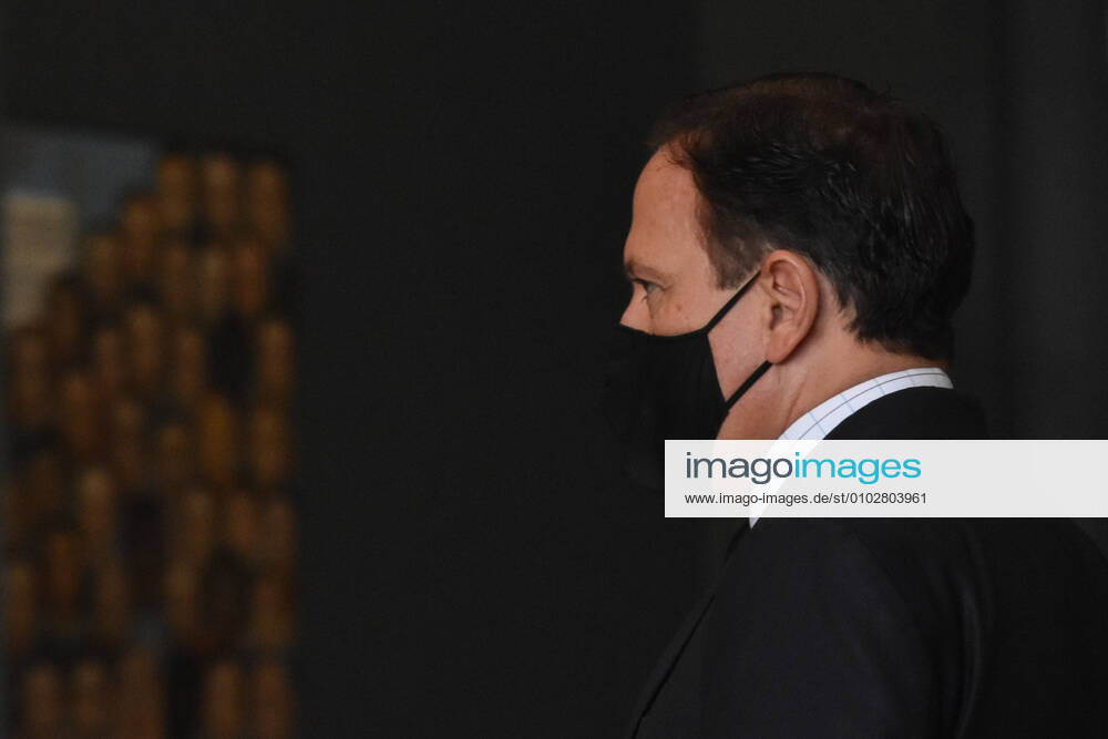 SÃO PAULO, SP - 31.07.2020: COLETIVA DE IMPRENSA JOÃO DORIA COVID19 - João Doria, (PSDB) Governor of São Paulo, during a press conference on measures to combat the Coronavirus, (COVID-19) this Friday, (31) at the Palácio dos Bandeirantes. During the press conference, Governor João Doria (PSDB) spoke about the invitation he received from President Jair Bolsonaro, (Without a Party) to visit the Ribeira Valley, and about the Coronavirus vaccine (COVID-19). x1943946x RobertoxCasimiro