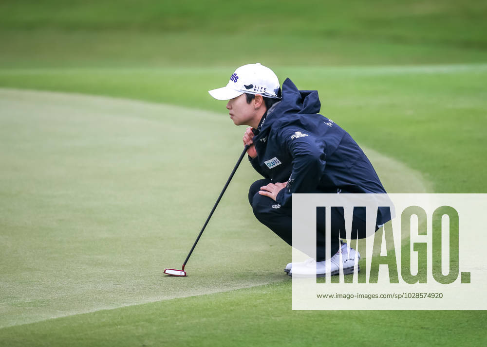 THE WOODLANDS, TX - APRIL 23: Eun-Hee Ji (KOR) studies her putt on 2 during the final round of the LPGA, Golf Damen Chevron Championship on April 23, 2023 at The Club at Carlton Woods in The Woodlands, Texas. (Photo by Leslie Plaza Johnson Icon Sportswire) GOLF: APR 23 LPGA The Chevron Championship Icon230423042