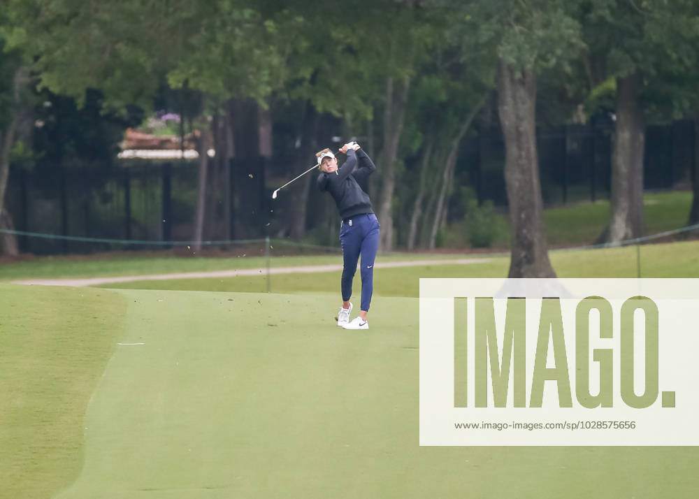 THE WOODLANDS, TX - APRIL 23: Nelly Korda (USA) watches her approach shot on 2 during the final round of the LPGA, Golf Damen Chevron Championship on April 23, 2023 at The Club at Carlton Woods in The Woodlands, Texas. (Photo by Leslie Plaza Johnson Icon Sportswire) GOLF: APR 23 LPGA The Chevron Championship Icon230423061