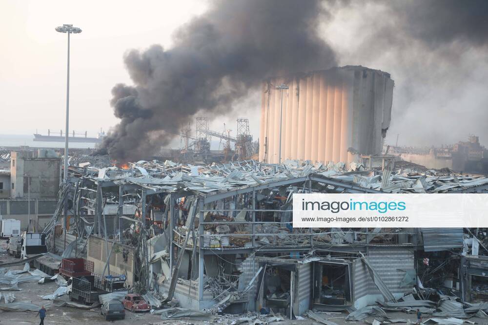 (200804) -- BEIRUT, Aug. 4, 2020 (Xinhua) -- Smoke rises from an explosion site at the port of Beirut, Lebanon, Aug. 4, 2020. The two huge explosions that rocked Lebanon s capital Beirut on Tuesday left dozens dead and injured, al-Jadeed TV channel reported. (Xinhua Bilal Jawich) LEBANON-BEIRUT-HUGE EXPLOSIONS