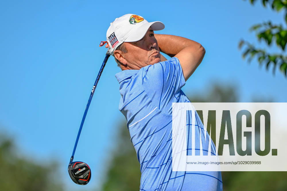 THE WOODLANDS, TX - APRIL 30: Shane Bertsch watches his tee shot on 2 during Rd3 of the Insperity Invitational at The Woodlands Country Club Tournament Course on April 30, 2023 in The Woodlands, Texas. (Photo by Ken Murray Icon Sportswire) GOLF: APR 30 PGA, Golf Herren Tour Champions Insperity Invitational Icon230430009