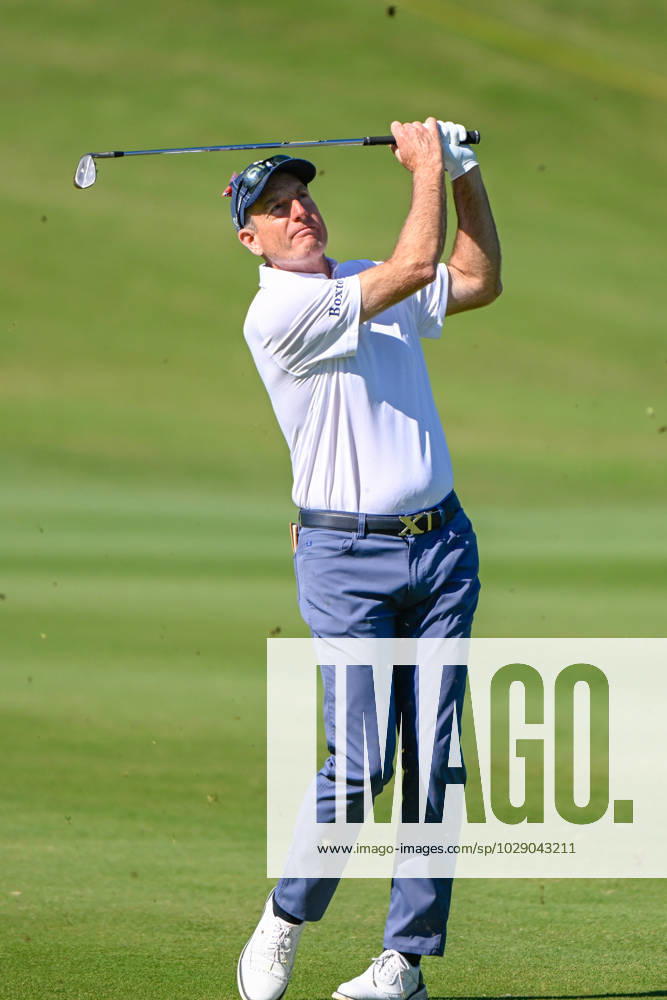 THE WOODLANDS, TX - APRIL 30: Jim Furyk hits his second shot on 1 during Rd3 of the Insperity Invitational at The Woodlands Country Club Tournament Course on April 30, 2023 in The Woodlands, Texas. (Photo by Ken Murray Icon Sportswire) GOLF: APR 30 PGA, Golf Herren Tour Champions Insperity Invitational Icon230430012