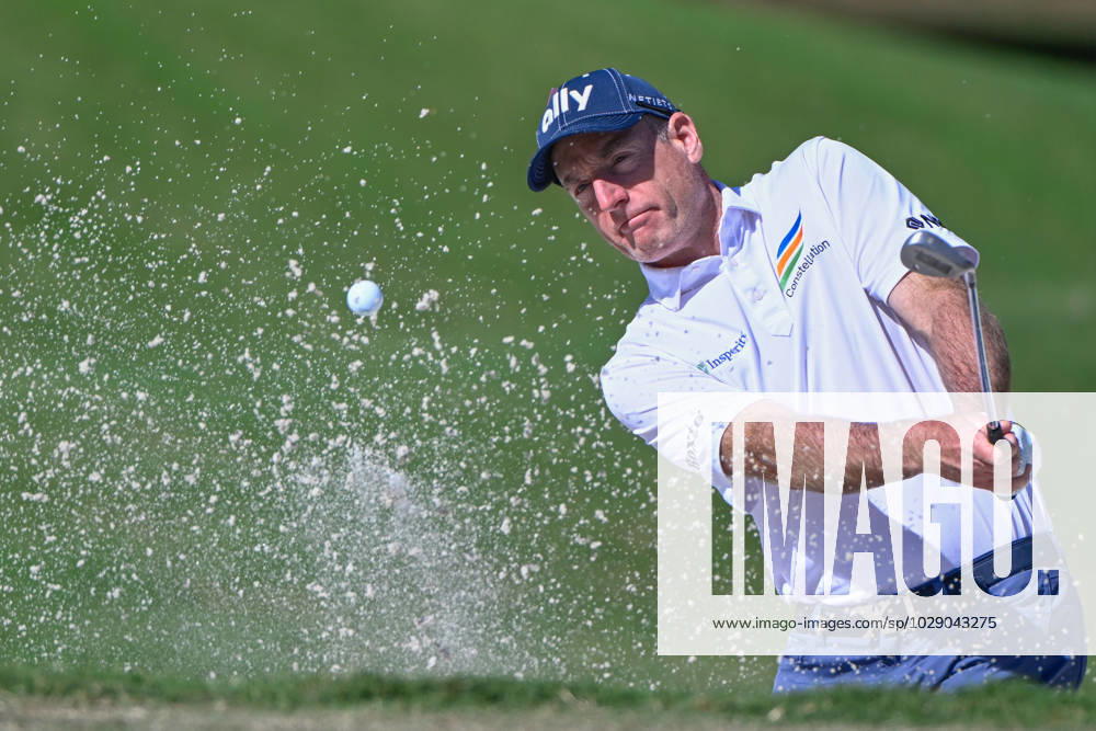 THE WOODLANDS, TX - APRIL 30: Jim Furyk hits from the trap on 1 during Rd3 of the Insperity Invitational at The Woodlands Country Club Tournament Course on April 30, 2023 in The Woodlands, Texas. (Photo by Ken Murray Icon Sportswire) GOLF: APR 30 PGA, Golf Herren Tour Champions Insperity Invitational Icon230430015