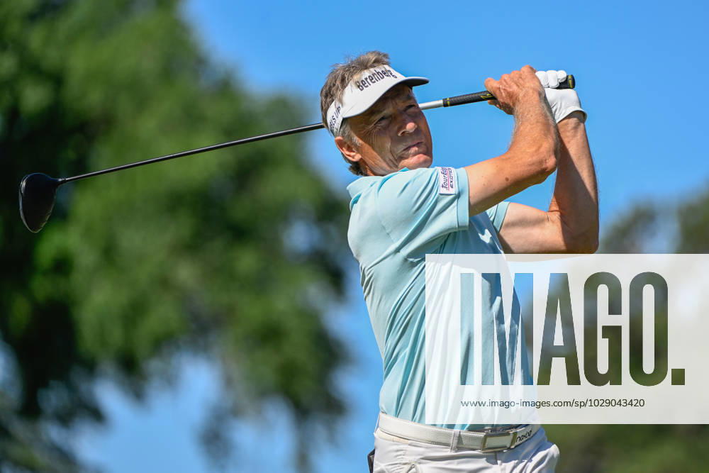 THE WOODLANDS, TX - APRIL 30: Bernhard Langer watches his tee shot on 2 during Rd3 of the Insperity Invitational at The Woodlands Country Club Tournament Course on April 30, 2023 in The Woodlands, Texas. (Photo by Ken Murray Icon Sportswire) GOLF: APR 30 PGA, Golf Herren Tour Champions Insperity Invitational Icon230430022