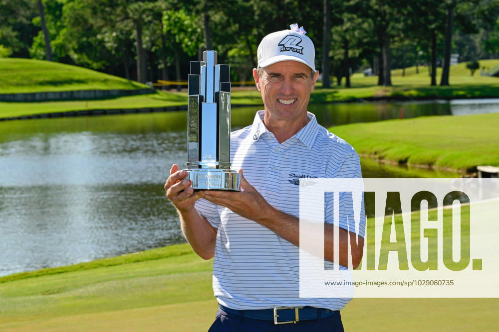 KW17 THE WOODLANDS, TX - APRIL 30: Steve Alker holds the trophy for winning the Insperity Invitational at The Woodlands Country Club Tournament Course on April 30, 2023 in The Woodlands, Texas. (Photo by Ken Murray Icon Sportswire) GOLF: APR 30 PGA, Golf Herren Tour Champions Insperity Invitational Icon230430085