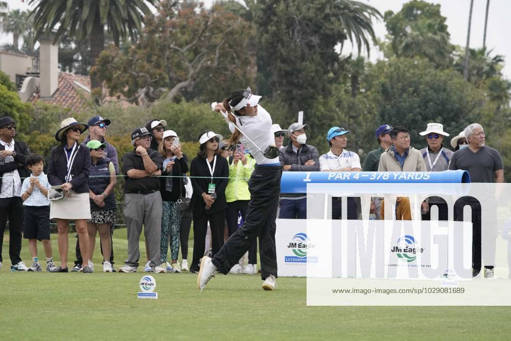 LPGA, Golf Damen - Alison Lee, a Los Angeles resident, earned a tenth place finish in the Ladies Professional Golf Association, JM Eagle LA Championship 2023, The Wilshire Country Club, Los Angeles, CA, USA, April 30, 2023. Here, Lee tees off on the first hole to start her day. - ZUMAmt3_ 20230430_zaf_mt3_028