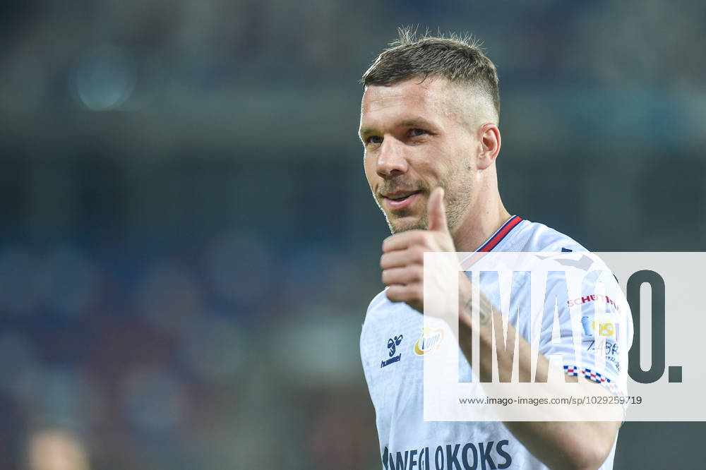 KW18 2023.05.05 Zabrze Pilka nozna PKO Ekstraklasa Sezon 2022 2023 Gornik Zabrze - Warta Poznan N z Lukasz Podolski, radosc, kciuk, usmiech Foto Marcin Bulanda PressFocus 2023.05.05 Zabrze Football Polish PKO Ekstraklasa League Season 2022 2023 Gornik Zabrze - Warta Poznan Lukasz Podolski, radosc, kciuk, usmiech Credit: Marcin Bulanda PressFocus NEWSPIX.PL --- Newspix.pl POLAND OUT! 20230505xPF_MB184