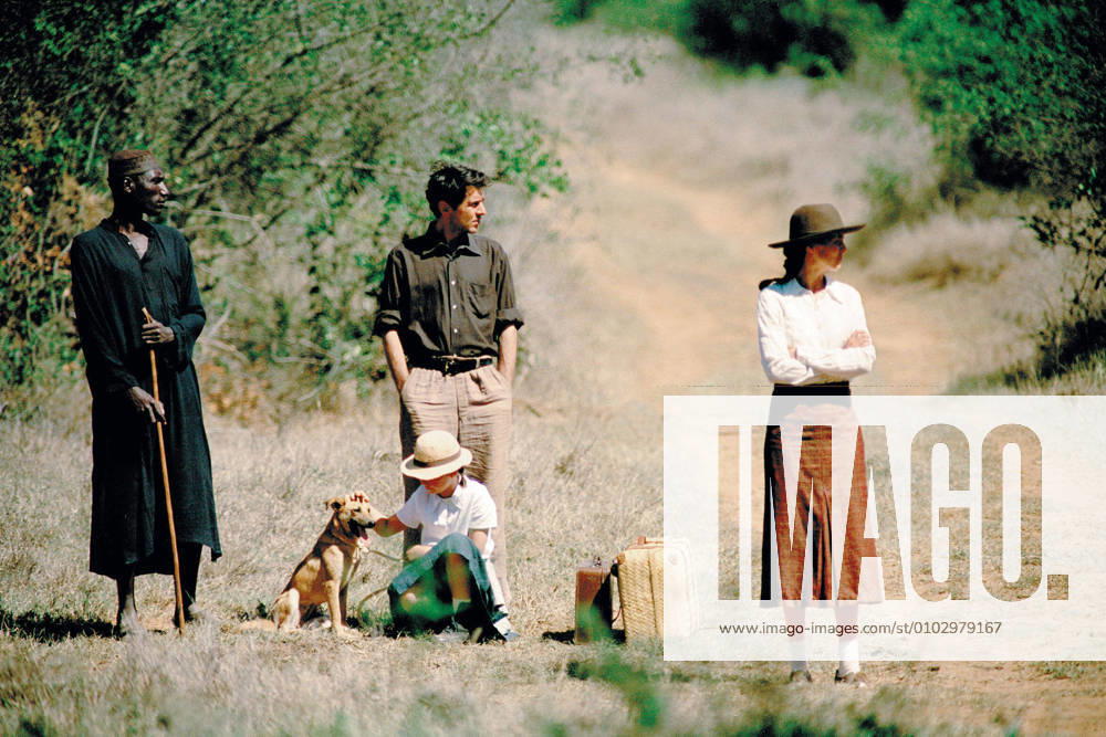 NOWHERE IN AFRICA Date: 2001. Strictly editorial use only in conjunction with the promotion of the film. Credit line mandatory. This image is copyright of the film company and is supplied under the terms of issue as film still. No commercial or book cover use permitted without prior consent from the film company. Mandatory credit line: Image courtesy BAVARIA FILM CONSTANTIN FILM PRODUCKTION MTM CINETEVE Ronald Grant Archive Mary Evans