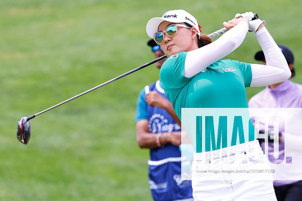CLIFTON, NJ - MAY 13: Minjee Lee of Australia tees off on the 1st tee during the third round of the LPGA, Golf Damen Cognizant Founders Cup at Upper Montclair Country Club on May 13, 2023 in Clifton, New Jersey. (Photo by Rich Graessle Icon Sportswire) GOLF: MAY 13 LPGA Cognizant Founders Cup Icon23051315505