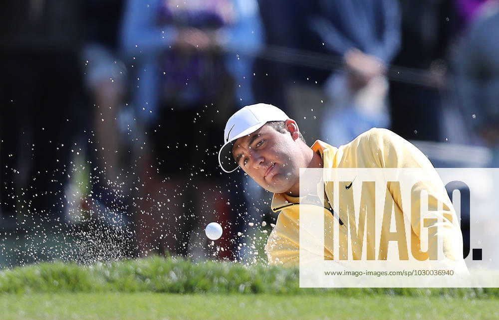 KW20 Scottie Scheffler hits from a green side bunker on the 11th hole during the first round of the 2023 PGA, Golf Herren Championship at Oakwood Country Club in Rochester,New York on Thursday, May 18, 2023. PGA20230518105 AARONxJOSEFCZYK