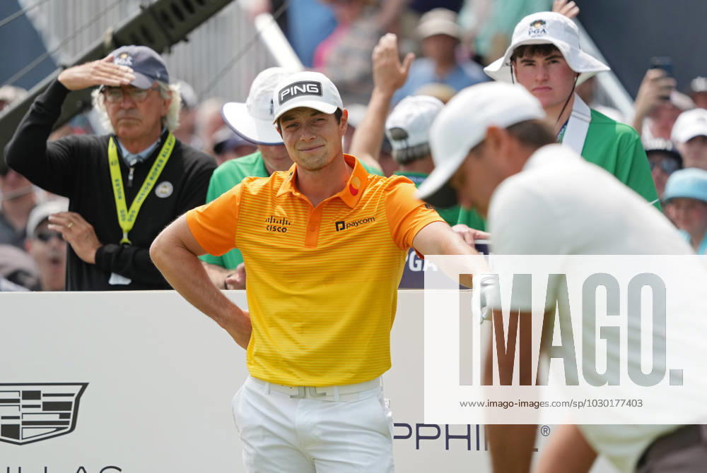 Viktor Hovland of Norway watches Brooks Koepka off on the 1st hole hole during the final round of the 2023 PGA, Golf Herren Championship at Oak Hill Country Club in Rochester, New York on Sunday, May 21, 2023. ROC20230521504 AARONxJOSEFCZYK