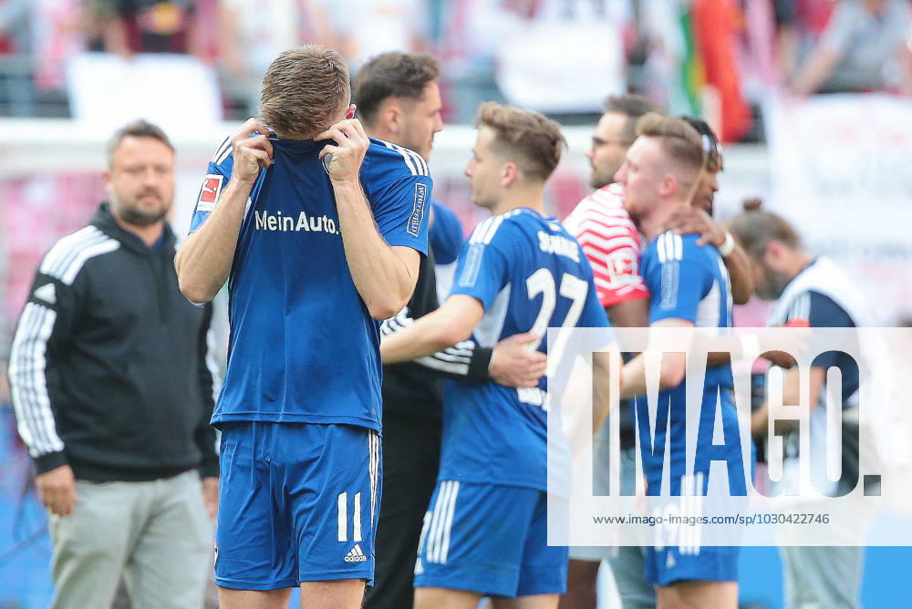GER, 1 Bundesliga, RB Leipzig FC Schalke 04 27 05 2023, Leipzig, Red Bull Arena, GER, Saison 2022 2023, 1 Bundesliga, 34 Spieltag, RasenBallsport Leipzig vs FC Schalke 04 im Bild Marius Buelter Schalke entttaeuscht, Schalke relegated DFL regulations prohibit any use of photographs as image sequences and or quasi video