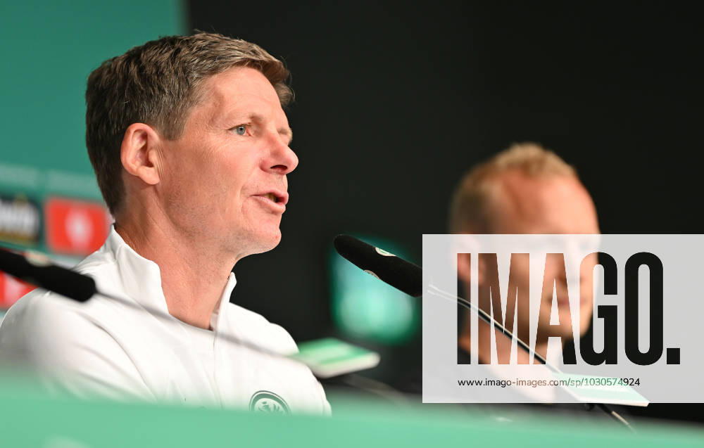 football DFB Cup final 2023, Eintracht Frankfurt training and press conference before the match RB Leipzig Eintracht Frankfurt, emonline,, v l coach Oilver Glasner Eintracht Frankfurt zautz Berlin.