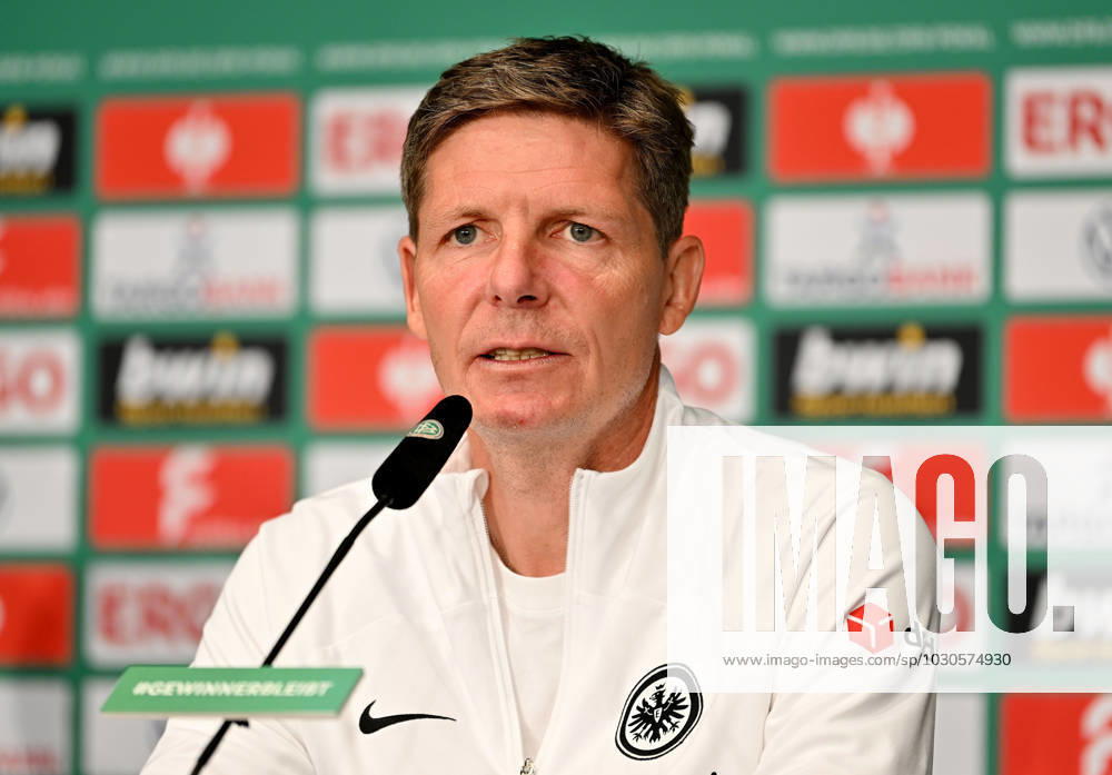 football DFB Cup final 2023, Eintracht Frankfurt training and press conference before the match RB Leipzig Eintracht Frankfurt, emonline,, v l coach Oilver Glasner Eintracht Frankfurt zautz Berlin.