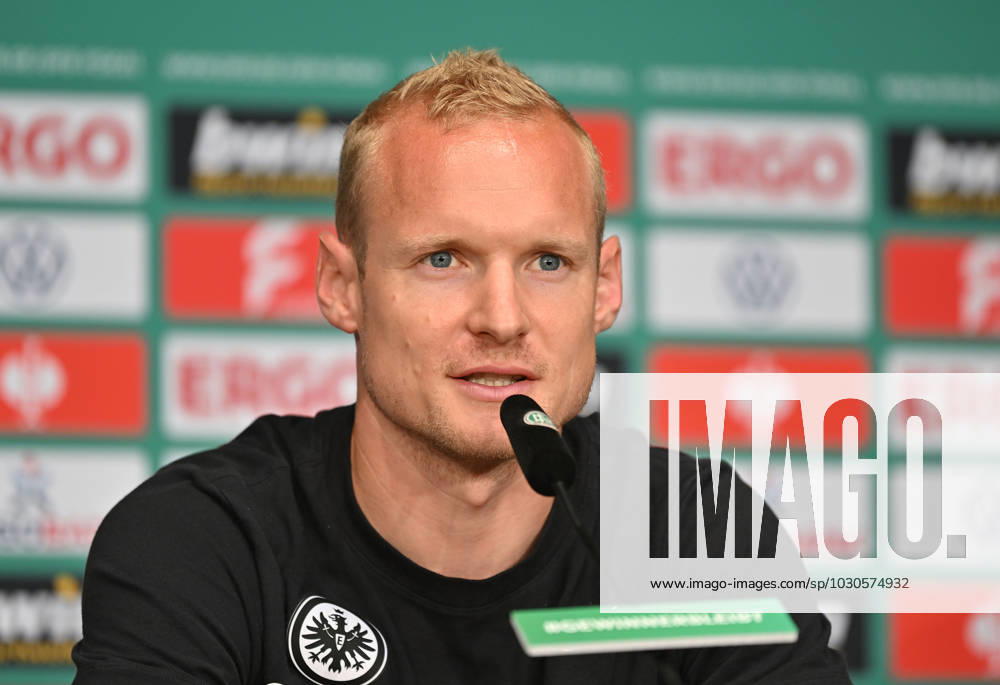 football DFB Pokal final 2023, Eintracht Frankfurt training and press conference before the match RB Leipzig Eintracht Frankfurt, emonline,, v l Sebastian Rode Eintracht Frankfurt Berlin