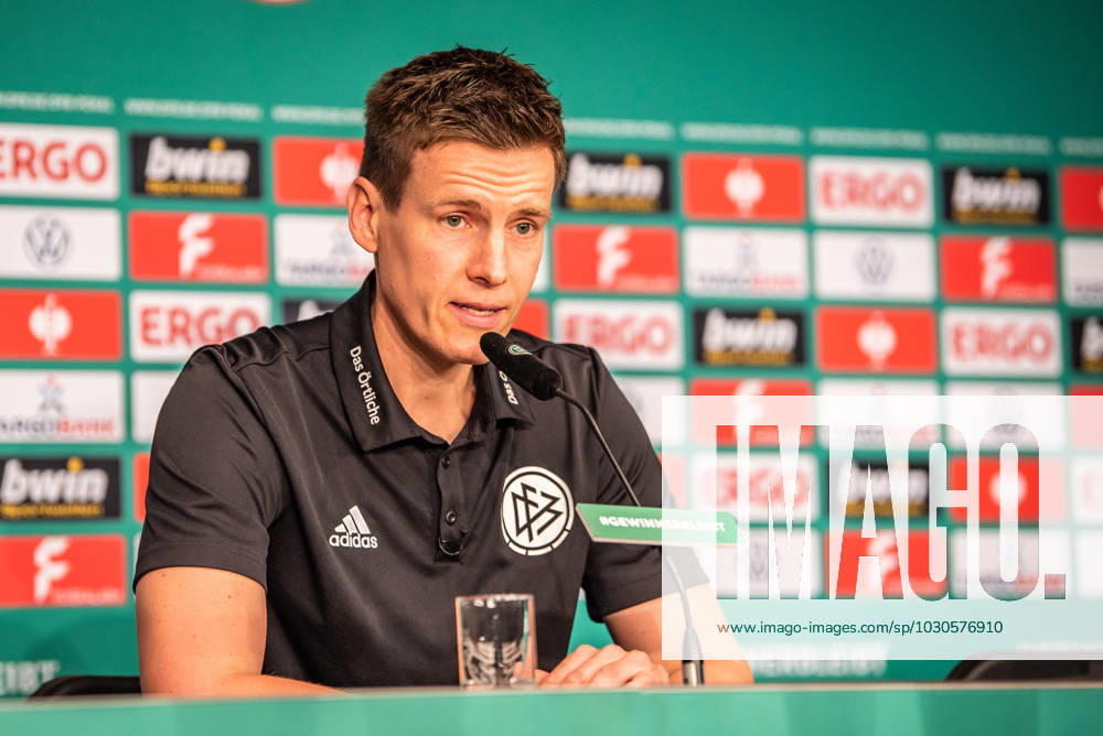 Press Conference DFB Cup Final, RB Leipzig vs Eintracht Frankfurt Berlin, 02 06 2023 Final Referee Daniel Siebert Press Conference DFB Cup Final, RB Leipzig vs Eintracht Frankfurt Olympiastadion, Berlin, 02 06 2023 DFL REGULATIONS PROHIBIT ANY USE OF PHOTOGRAPHS AS IMAGE SEQUENCES AND OR QUASI VIDEO