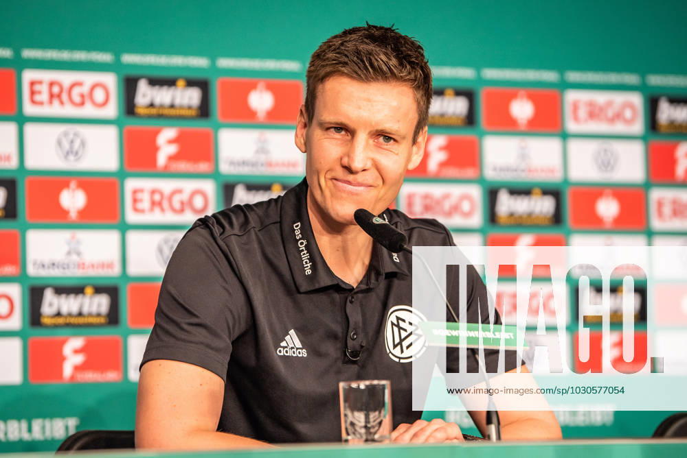 Press Conference DFB Cup Final, RB Leipzig vs Eintracht Frankfurt Berlin, 02 06 2023 Final Referee Daniel Siebert Press Conference DFB Cup Final, RB Leipzig vs Eintracht Frankfurt Olympiastadion, Berlin, 02 06 2023 DFL REGULATIONS PROHIBIT ANY USE OF PHOTOGRAPHS AS IMAGE SEQUENCES AND OR QUASI VIDEO