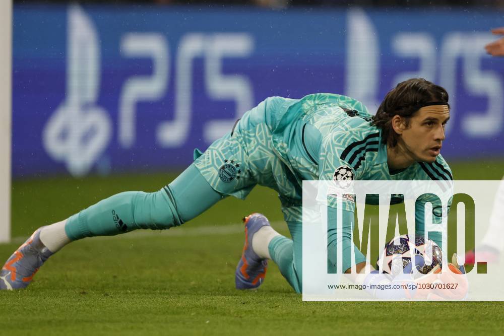 Fc Bayern München V Paris Saint-Germain: Round Of 16 Second Leg - Uefa Champions League Yann Sommer of Bayern Munich on the ball during the UEFA Champions League round of 16 second leg match between FC Bayern Munich and Paris Saint-Germain at Allianz Arena on March 08, 2023 in Munich, Germany. Munich GERMANY GERMANY