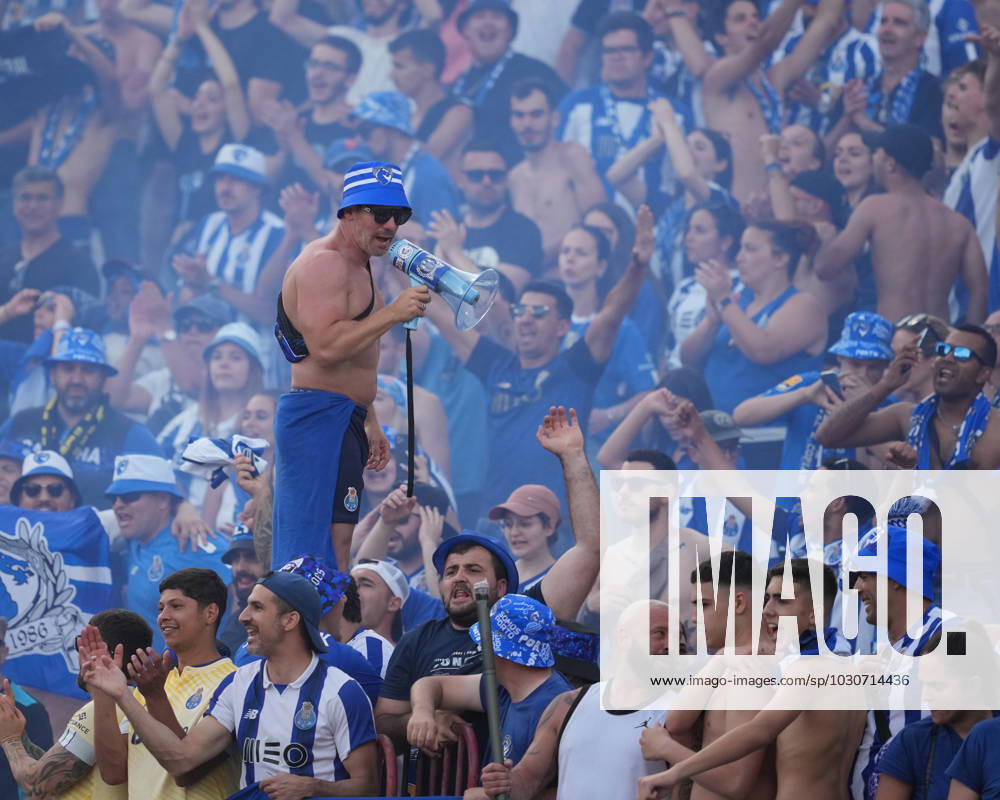 Estadio do Jamor, Lisbon, Portugal, April 11th 2023: Porto s cheerleader, Fernando Madureira, during the match between SC Braga v FC Porto, valid for the Portuguese Cup Final 2022 2023 at Jamor Stadium in Lisbon, Portugal. (Photo by Pedro Loureiro SPP) (Pedro Loureiro SPP)