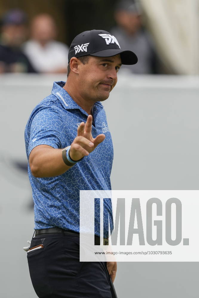 Justin Lower waves to the crowd after making a putt on the sixteenth hole during the second round of the Canadian Open in Toronto on Friday, June 9, 2023. Canada News - June 9, 2023 - ZUMAc35_ 20230609_zaf_c35_169