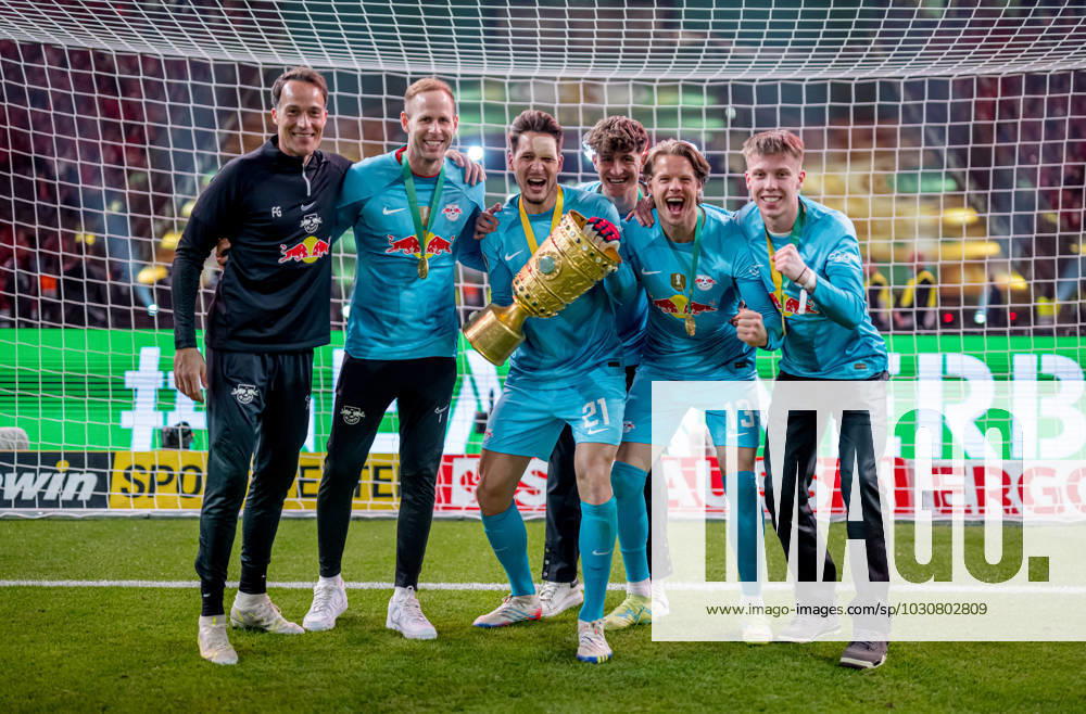Leipzigs goalkeeper team with goalkeeper Janis Blaswich, goalkeeper coach Frederik Goessling, Peter Gulacsi, Jonas Nickisch, Timo Schlieck and Oerjan Nyland cheer after the match with the cup DFB Pokalfinale 2023 Eintracht Frankfurt RB Leipzig 0 2 3 June 2023 Olympiastadion, Berlin SG Eintracht Frankfurt RB Leipzig 0 2
