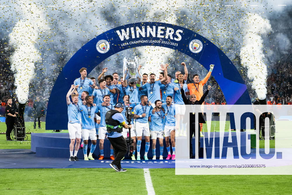 Players of Manchester City celebrate with the trophy after the UEFA Champions League football match between Manchester City and Inter on June 10, 2023 in Istanbul Photo Jon Olav Nesvold BILDBYRAN COP 217 JE0065 fotboll football soccer fotball champions league manchester city inter bbeng final jubel