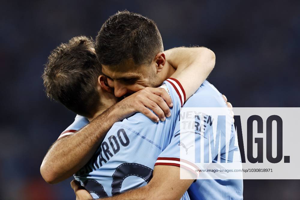 ISTANBUL - Bernardo Silva of Manchester City FC, Rodri of Manchester City FC celebrate the 1-0 victory after the UEFA Champions League Final between Manchester City FC and FC Inter Milan at Ataturk Olympic Stadium on June 10, 2023 in Istanbul, Turkey. AP Dutch Height MAURICE OF STONE UEFA Champions League final 2022 2023 ANPxSportx xMauricexvanxSteenxIVx 471330130 originalFilename: 471330130