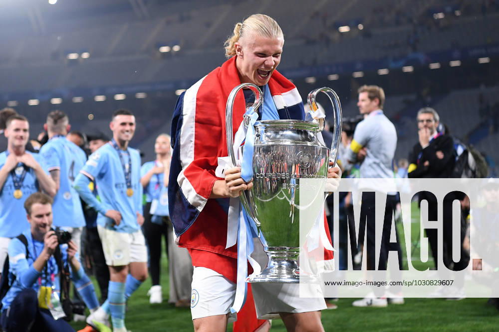 Soccer Champions League final Manchester City Inter Milan on 10 06 2023 at Ataturk Olympic Stadium in Istanbul Erling Haaland Manchester with trophy cup handle pot
