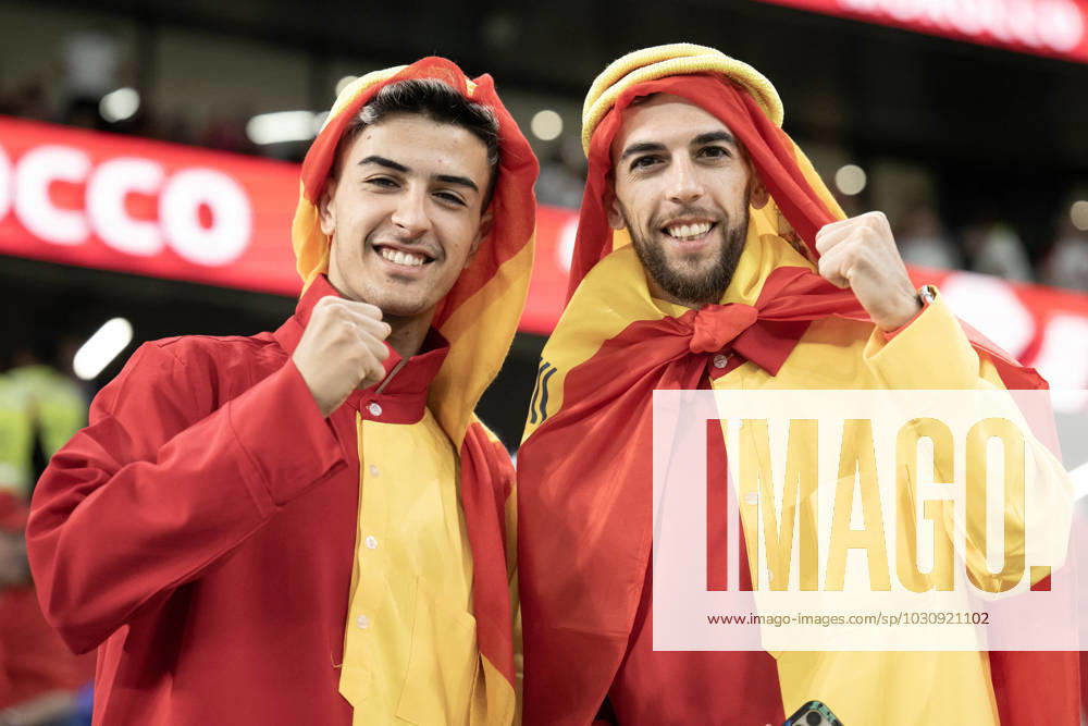 Morocco v Spain - Round of 16 - FIFA World Cup, WM, Weltmeisterschaft, Fussball Doha. Spanish fans attend the FIFA World Cup Qatar 2022 Round of 16 match between Morocco v Spain at the Al-Thumama Stadium, on December 06, 2022 in Doha, Qatar. Photo by David Niviere ABACAPRESS.COM DOHA Qatar