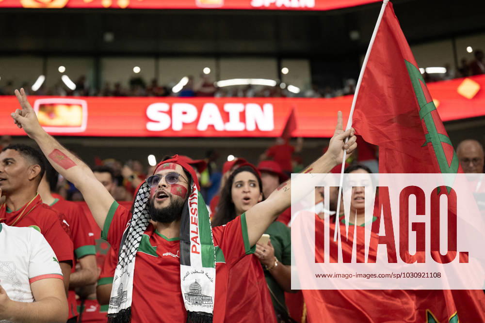 Morocco v Spain - Round of 16 - FIFA World Cup, WM, Weltmeisterschaft, Fussball Doha. Marocan fans attend the FIFA World Cup Qatar 2022 Round of 16 match between Morocco v Spain at the Al-Thumama Stadium, on December 06, 2022 in Doha, Qatar. Photo by David Niviere ABACAPRESS.COM DOHA Qatar