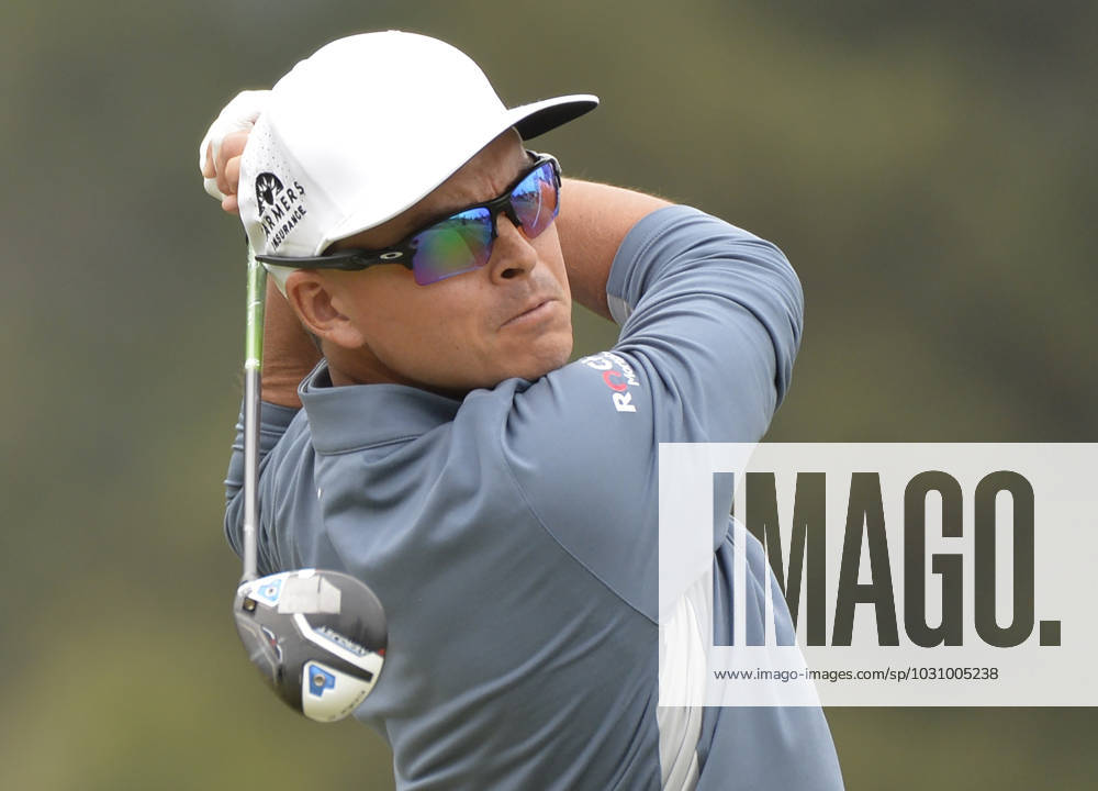Rickie Fowler tees off on the 8th hole during the first round of the 2023 U.S. Open Golf Championship at the Los Angeles Country Club in Los Angeles, California on Thursday, June 15, 2023. Fowler finished the day with an eight-under-par 62. LAP20230615924 MIKExGOULDING