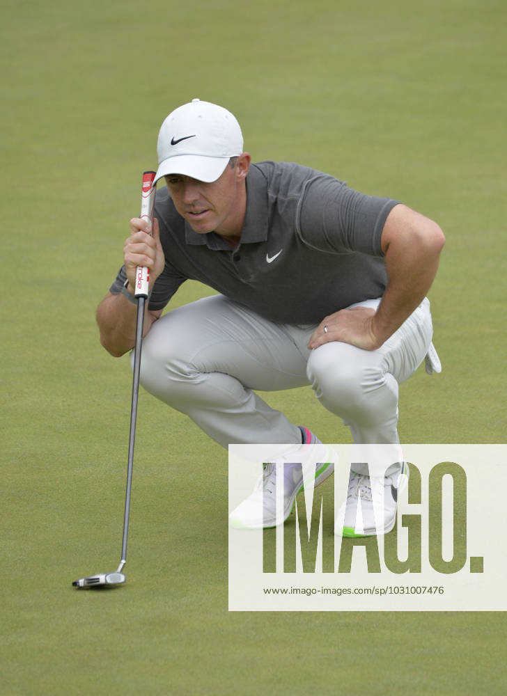 Rory McIlroy of Northern Ireland lines up a putt on the 3rd green during the first round of the 2023 U.S. Open Golf Championship at the Los Angeles Country Club in Los Angeles, California on Thursday, June 15, 2023. LAP20230615937 MIKExGOULDING