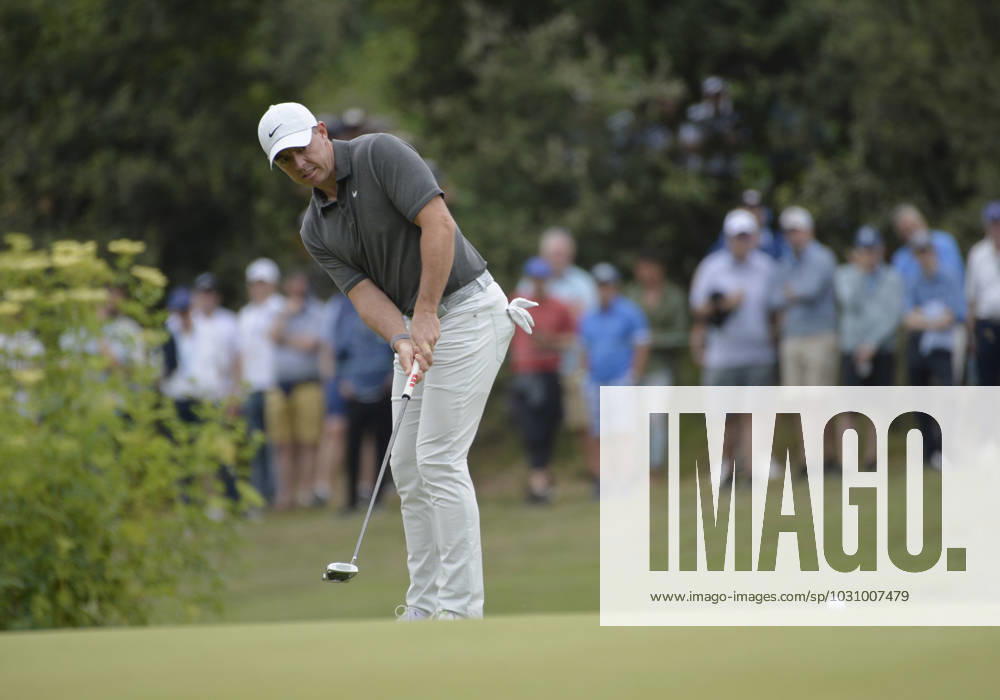 Rory McIlroy of Northern Ireland putts on the 4th hole during the first round of the 2023 U.S. Open Golf Championship at the Los Angeles Country Club in Los Angeles, California on Thursday, June 15, 2023. LAP20230615940 MIKExGOULDING