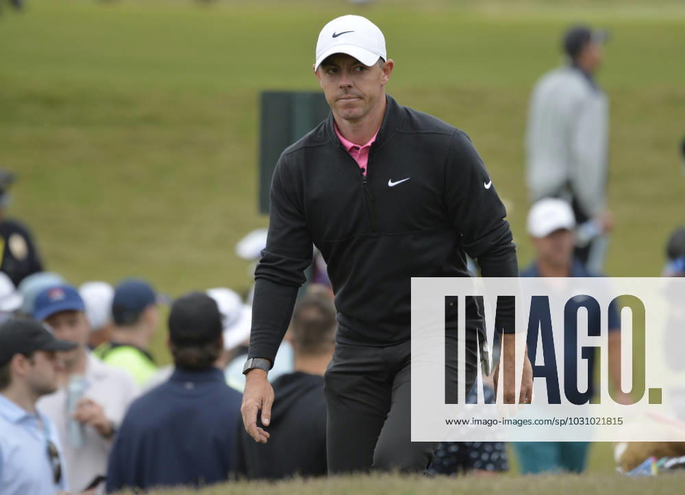 Rory McIlroy of Northern Ireland walks up to the tee box on the 12th hole during the second round of the 2023 U.S. Open Golf Championship at the Los Angeles Country Club in Los Angeles, California on Friday, June 16, 2023. LAP20230616922 MIKExGOULDING