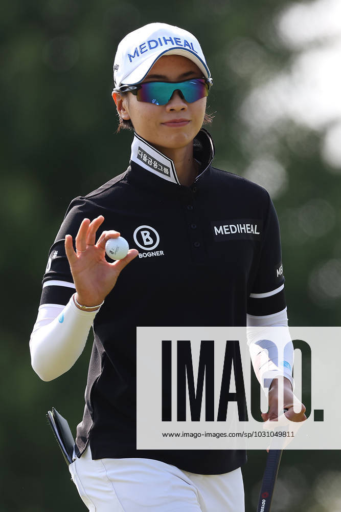 Meijer LPGA, Golf Damen Classic Na Rin An of Republic of Korea acknowledges the crowd after her birdie on the first green during the third round of the Meijer LPGA Classic for Simply Give golf tournament at Blythefield Country Club in Belmont, MI, USA Saturday, June 17, 2023. Belmont Michigan United States