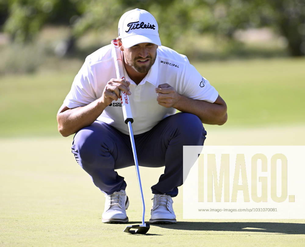 Wyndham Clark lines up his putt on the seventh green during the third round of the 2023 U.S. Open Golf Championship at the Los Angeles Country Club in Los Angeles on Saturday, June 17, 2023. LAP20230617226 ALEXxGALLARDO