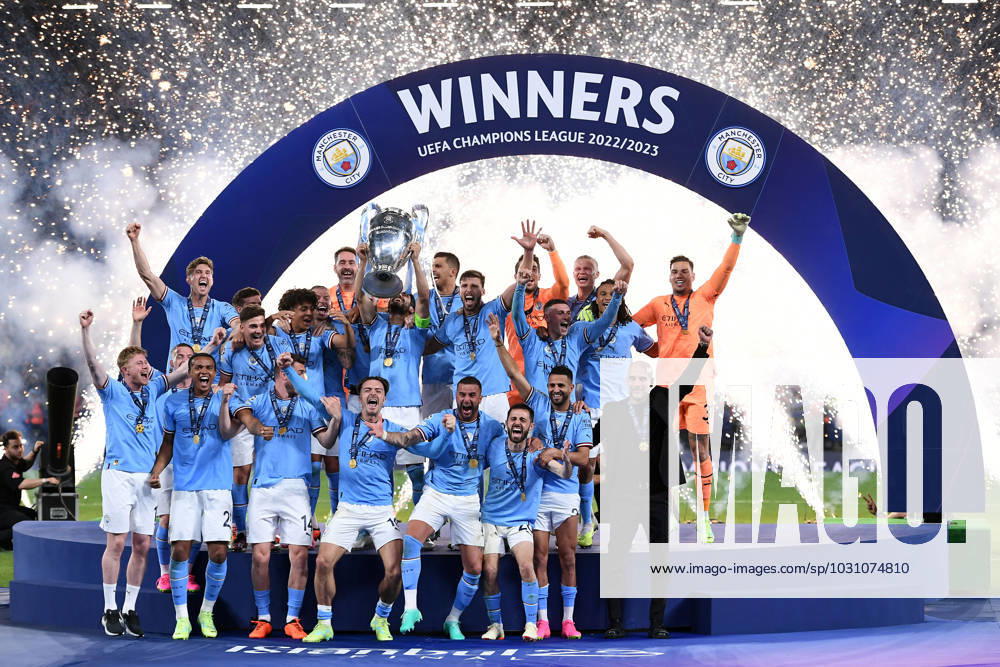 Soccer Champions League Final Manchester City Inter Milan on 10 06 2023 at Ataturk Olympic Stadium in Istanbul Award Ceremony Cup Presentation Champions League Winner 2023 Manchester City Kevin de Bruyne Manchester , Manuel Akanji Manchester , Sergio Gomez Manchester , John Stones Manchester , Julian Alvarez Manchester , Ilkay Gündogan Manchester , Jack Grealish Manchester , Kyle Walker Manchester , Bernardo Silva Manchester , Josep Pep Guardiola coach head coach Manchester , Ederson Manchester , Stefan Ortega Manchester , Rodri Manchester , Erling Haaland Manchester , Phil Foden Manchester , Kalvin Phillips Manchester , Nathan Ake Manchester , Cole Palmer Manchester , Rico Lewis Manchester trophy cup handle pot